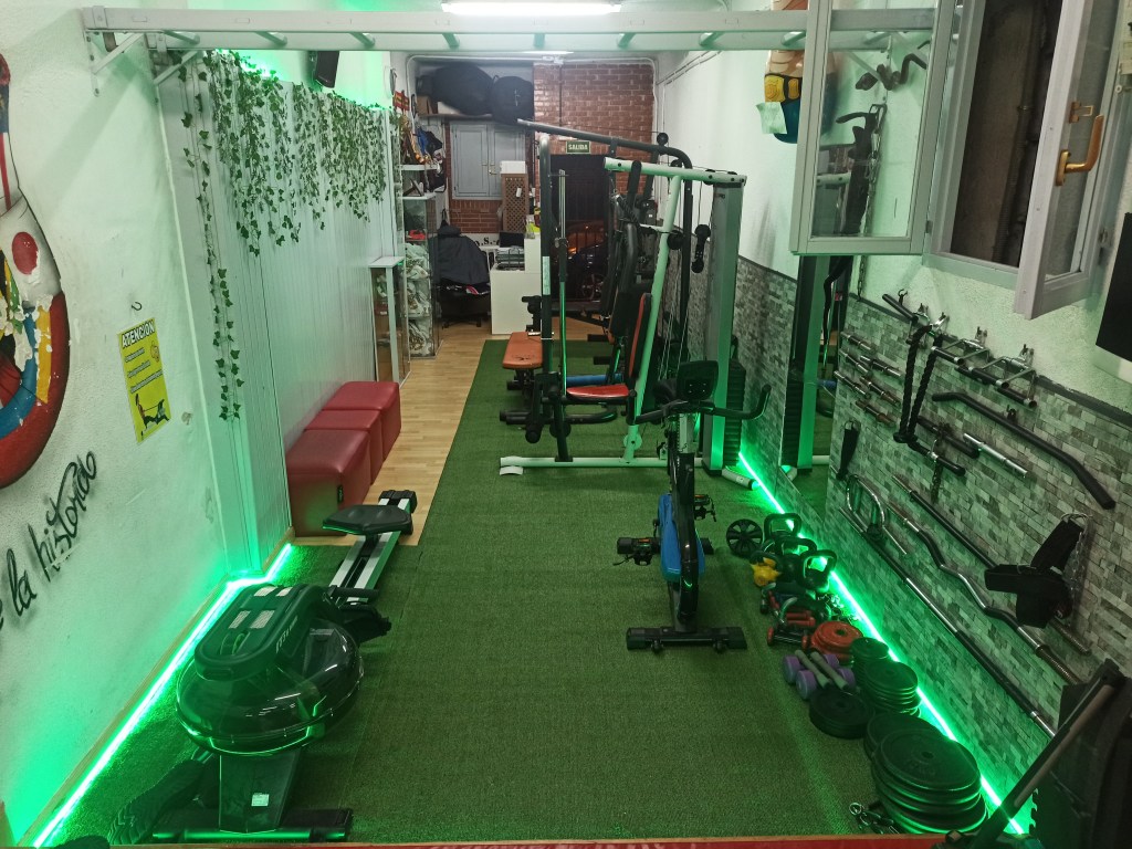 Gimnasio en usera, boxeo en usera, kickboxing en usera, K1 en usera, muay Thai en usera, jiu jitsu brasileño en usera, Brazilian jiu jitsu en usera, bjj en usera, mma en usera, artes marciales mixtas en usera, ufc en usera, artes marciales en usera, entrenar en usera,